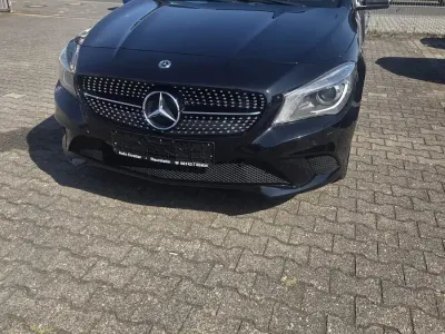 Gebraucht Mercedes CLA220 176 PS (129 kW) 2015 Schwarz Coupé