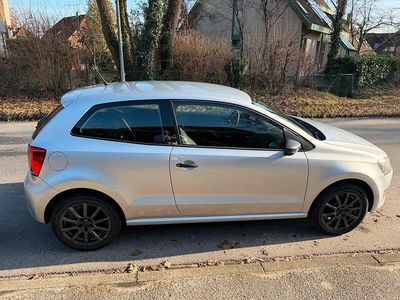 Gebraucht VW Polo 60 PS (44 kW) 2012 Silber Kleinwagen