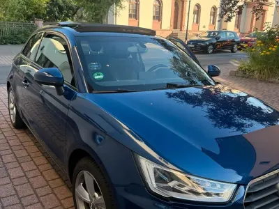 Gebraucht Audi A1 90 PS (66 kW) 2016 Blau Kleinwagen
