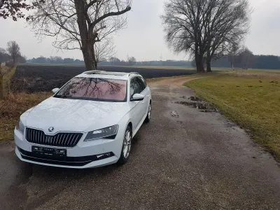 Gebraucht Skoda Superb LAURIN & KLEMENT 190 PS (139 kW) 2017 Weiß Kombi