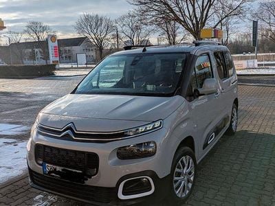 Grau Gebraucht 2020 Citroën Berlingo Shine Van / Kleinbus | 16.800 € (Fairer Preis)