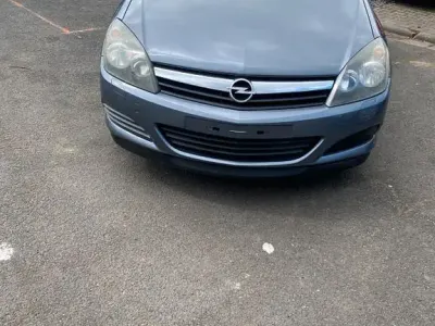Brugt Opel Astra GTC 140 HK (102 kW) 2006 Grå Sedan