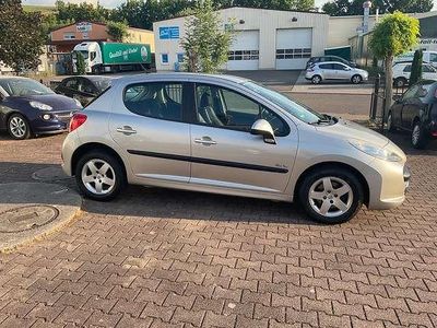 Gebraucht Peugeot 207 Filou 95 PS (69 kW) 2008 Silber Limousine