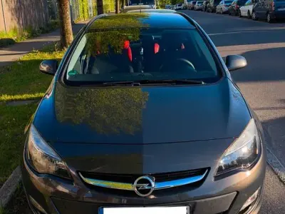 Gebraucht Opel Astra Sport 116 PS (85 kW) 2012 Grau Kombi