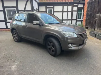 Gebraucht Toyota RAV4 Executive 150 PS (110 kW) 2012 Braun SUV