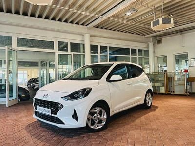 Gebraucht Hyundai i10 Edition 30 67 PS (49 kW) 2021 Weiß Kleinwagen