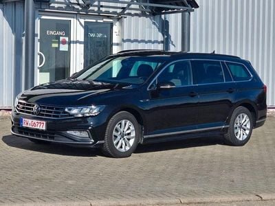 Gebraucht VW Passat R-line 150 PS (110 kW) 2022 Schwarz Kombi