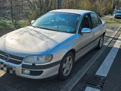 gebraucht Opel Omega 2.0 16V Grau 136PS Benzin 07/24TÜV