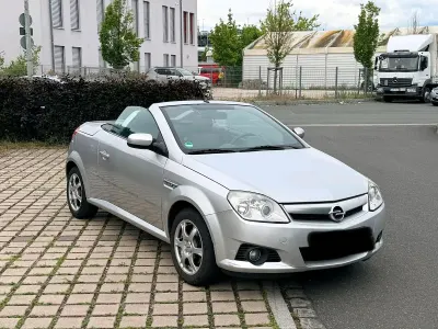 Gebraucht Opel Tigra 90 PS (66 kW) 2005 Silber Cabrio