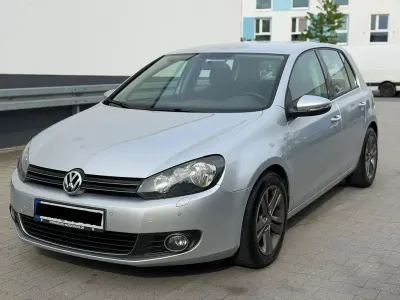Gebraucht VW Golf VI Highline 122 PS (89 kW) 2010 Silber Kleinwagen