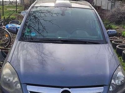 Usata Opel Zafira Family 105 CV (77 kW) 2005 Argento Monovolume