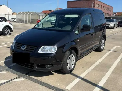 Gebraucht VW Caddy Life 105 PS (77 kW) 2010 Schwarz Van / Kleinbus