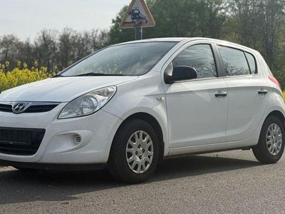 Gebraucht Hyundai i20 77 PS (56 kW) 2009 Weiß Kleinwagen