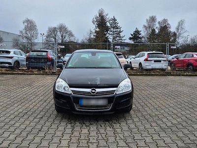 Gebraucht Opel Astra 115 PS (84 kW) 2009 Schwarz Kleinwagen
