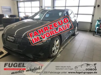 Gebraucht Audi e-tron S-Line 300 kW (408 PS) 2022 Mythosschwarz metallic SUV