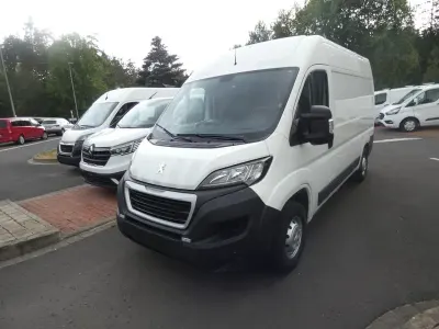 Gebraucht Peugeot Boxer Premium 140 PS (102 kW) 2021 Weiß Van