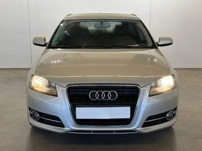 Gebraucht Audi A3 Attraction 105 PS (77 kW) 2012 Silber Kleinwagen