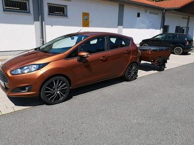 Gebraucht Ford Fiesta 82 PS (60 kW) 2014 Braun Kleinwagen