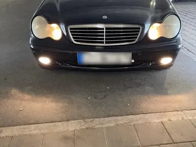 Gebraucht Mercedes C180 143 PS (105 kW) 2003 Andere farben Limousine