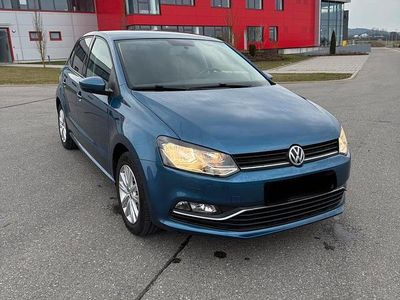 Gebraucht VW Polo Highline 90 PS (66 kW) 2016 Blau Kleinwagen