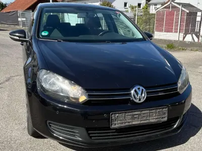 Gebraucht VW Golf VI Comfortline 105 PS (77 kW) 2010 Deep black perleffekt Kleinwagen