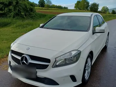 Gebraucht Mercedes A200 Urban 136 PS (100 kW) 2016 Weiß Limousine