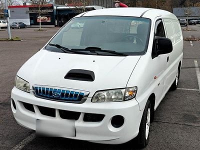 Gebraucht Hyundai H-1 140 PS (102 kW) 2005 Weiß Van / Kleinbus
