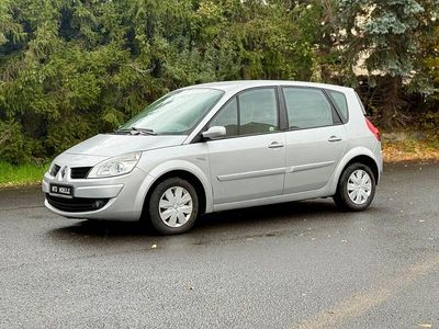 Grau Gebraucht 2007 Renault Scénic II Avantage Van / Kleinbus | 3.950 € (Etwas zu teuer)
