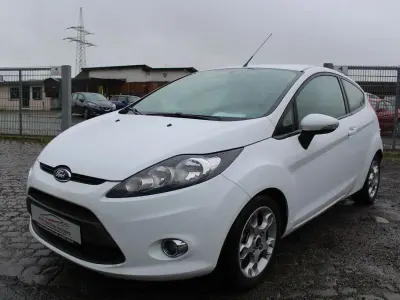 Gebraucht Ford Fiesta Cool & Sound Edition 95 PS (69 kW) 2011 Weiß Kleinwagen