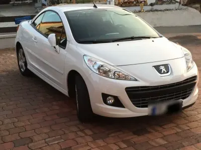 Gebraucht Peugeot 207 CC 120 PS (88 kW) 2013 Weiß Cabrio