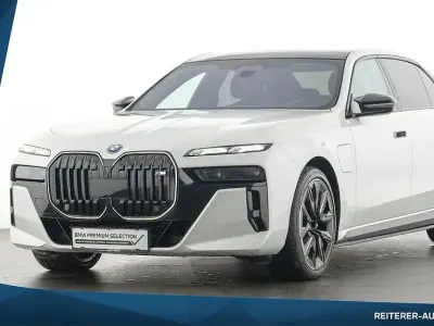 Gebraucht BMW M760e M Sport 571 PS (419 kW) 2023 Weiß Limousine