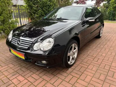 Gebraucht Mercedes C160 122 PS (89 kW) 2005 Schwarz Coupé