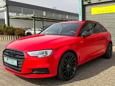 Usado Audi A3 Advanced 116 HP (85 kW) 2019 Vermelho Sedan