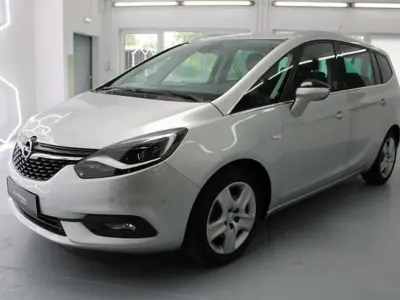Gebraucht Opel Zafira Tourer Innovation 136 PS (100 kW) 2018 Argonsilber/sovereign/switchbl Van / Kleinbus