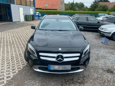 Gebraucht Mercedes GLA180 125 PS (91 kW) 2017 Schwarz SUV
