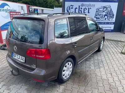 Gebraucht VW Touran Trendline 105 PS (77 kW) 2012 Braun Van / Kleinbus