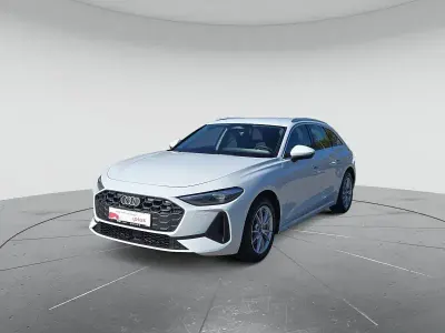 Gebraucht Audi A5 Sport 204 PS (150 kW) 2025 Gletscherweiß metallic Kombi