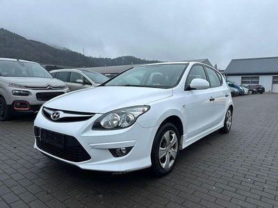Weiß Gebraucht 2010 Hyundai i30 Edition Limousine | 2.000 € (Superpreis)