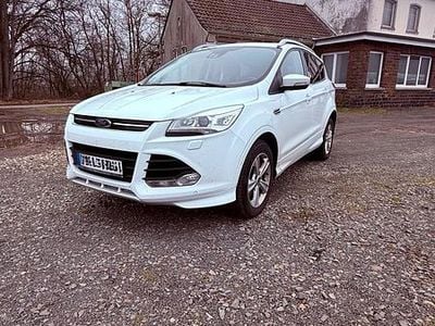 Weiß Gebraucht 2015 Ford Kuga Individual SUV | 8.999 € (Fairer Preis)
