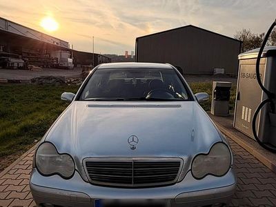 Gebraucht Mercedes C180 129 PS (94 kW) 2001 Silber Limousine