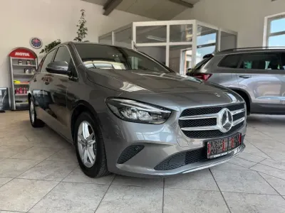 Gebraucht Mercedes B180 136 PS (100 kW) 2019 Grau Kleinwagen