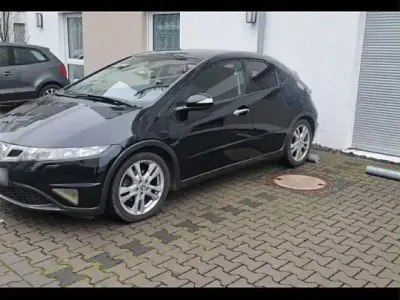 Gebraucht Honda Civic 140 PS (102 kW) 2009 Schwarz Kleinwagen