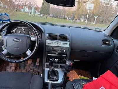 Gebraucht Ford Mondeo 130 PS (95 kW) 2004 Grün Kombi