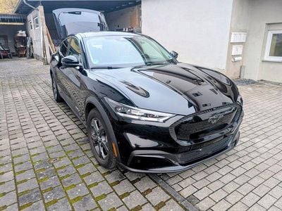 Schwarz Gebraucht 2021 Ford Mustang Mach-E SUV | 22.000 € (Guter Preis)