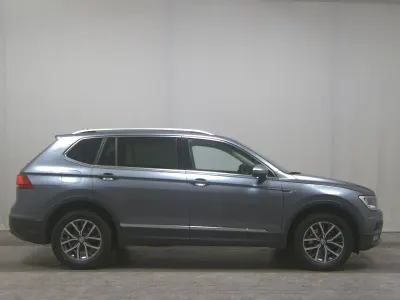 Gebraucht VW Tiguan Allspace Comfortline 150 PS (110 kW) 2021 Grau SUV