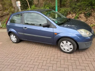Gebraucht Ford Fiesta Trend 90 PS (66 kW) 2006 Blau Kleinwagen