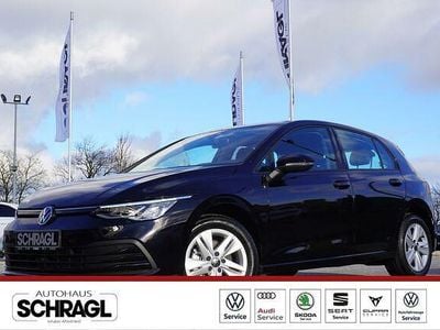 Gebraucht VW Golf VIII Life 131 PS (96 kW) 2024 Deep black perleffekt Limousine