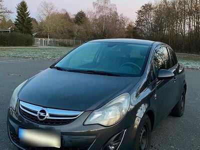 Grau Gebraucht 2014 Opel Corsa Limousine | 4.499 € (Fairer Preis)