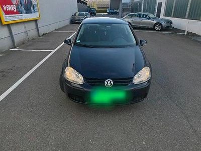 Second-hand VW Golf IV 80 CP (58 kW) 2005 Albastru Berlinǎ