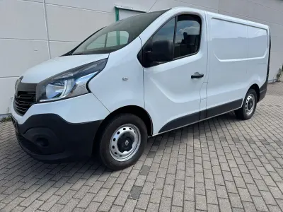 Gebraucht Renault Trafic 121 PS (88 kW) 2018 Weiß Van / Kleinbus
